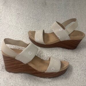 Life Stride Cream Floral Wedges